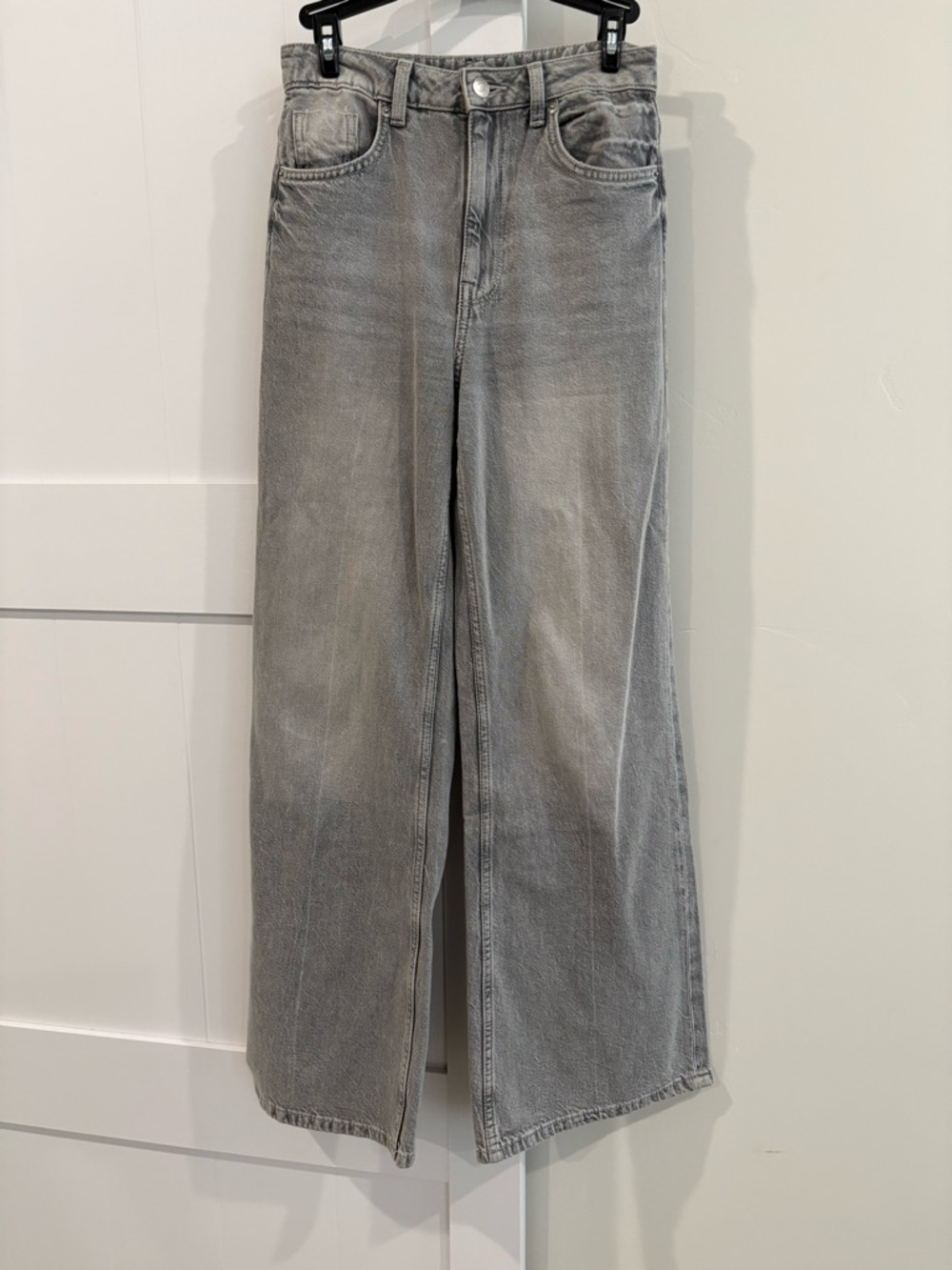 H&M like new Wide Leg High-Rise Jeans - Light Gray
